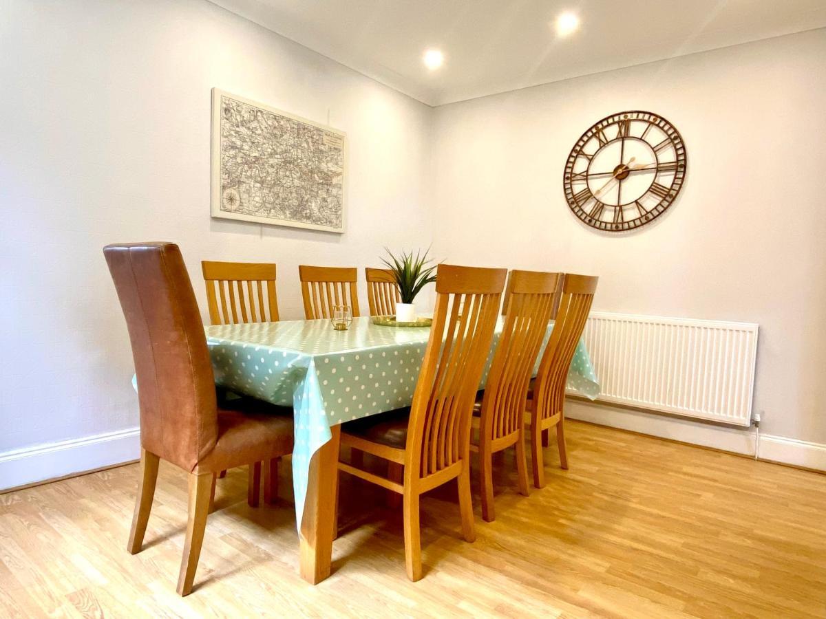 Great 4 Bedroom House - Great Location - Garden - Parking - Fast Wifi - Smart Tv - Newly Decorated - Sleeps Up To 8! Only 10 Mins Drive To Sandbanks Beach! Close To Poole & Bournemouth Ngoại thất bức ảnh