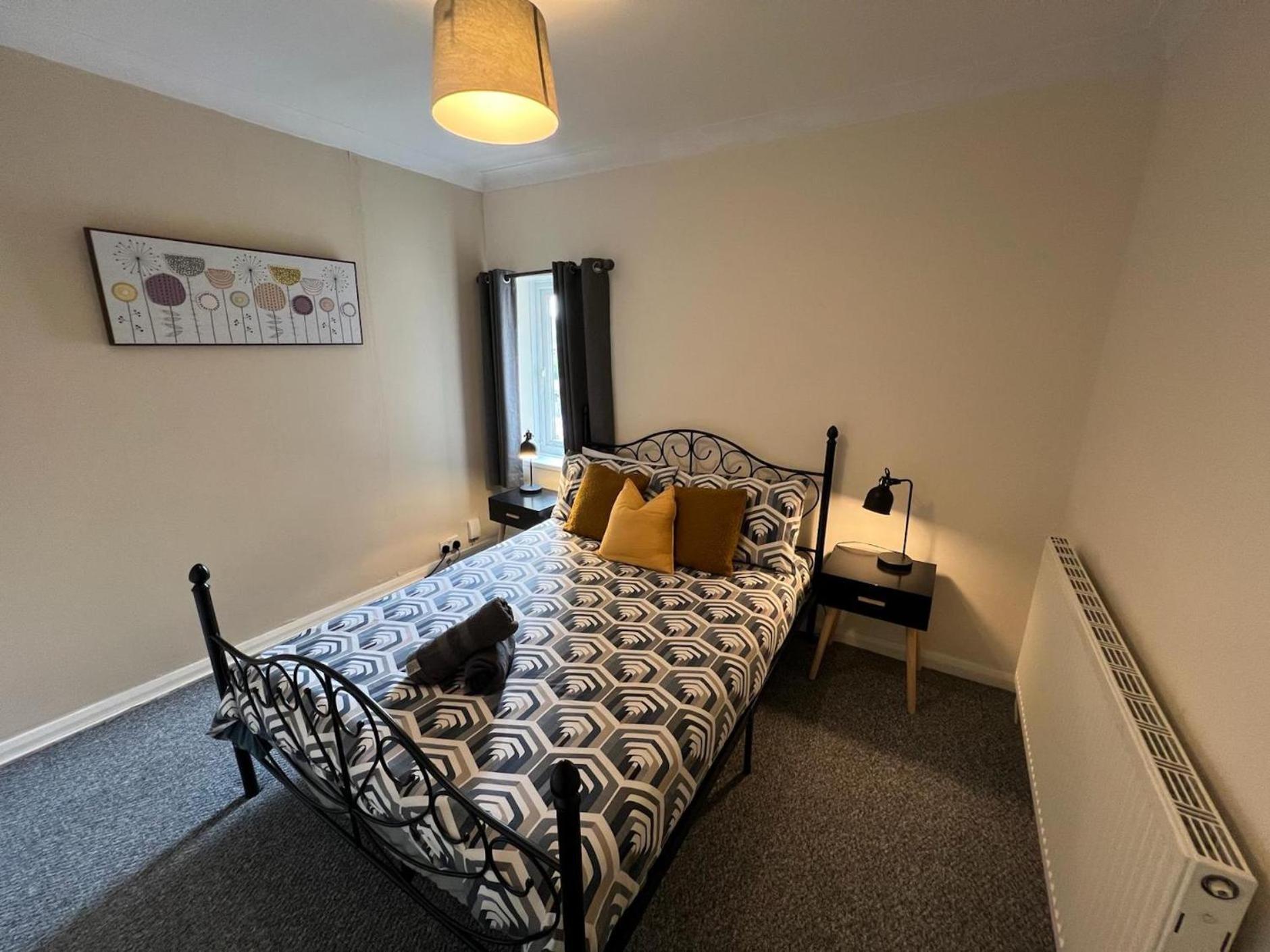 Great 4 Bedroom House - Great Location - Garden - Parking - Fast Wifi - Smart Tv - Newly Decorated - Sleeps Up To 8! Only 10 Mins Drive To Sandbanks Beach! Close To Poole & Bournemouth Ngoại thất bức ảnh